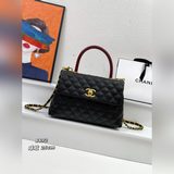(Кожа цвета икры) Классическая сумка Chanel с уникальным дизайном, с двойным исп