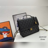 Большая сумка Chanel Postman из кожи цвета икры, прочная и износостойкая, с ретр