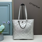 chanel 23p сверхбольшой кожаный логотип, который пользуется популярностью у инте
