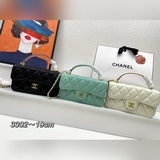Chanel 2023 Кожаная сумка в стиле «маленький шарф» с цепочкой и ремешком через п