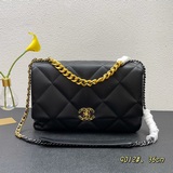 Новая популярная модель Chanel уже в продаже. Импортированная кожа очень мягкая 