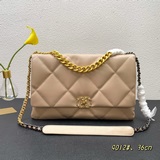 Новая популярная модель Chanel уже в продаже. Импортированная кожа очень мягкая 