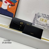 Новая модель в комплекте с коробкой. Новая модель этого сезона — сумка Dior Bobb