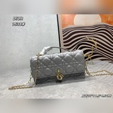Lady Dior перламутровая сумочка из натуральной овечьей кожи. Эта сумочка — новин