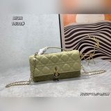 Lady Dior перламутровая сумочка из натуральной овечьей кожи. Эта сумочка — новин