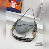 В комплекте с коробкой, большой размер 【Dior saddle матовая серия】 Размер： 25,5 