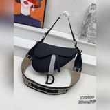 В комплекте с коробкой, большой размер 【Dior saddle матовая серия】 Размер： 25,5 