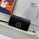 Сумка Dior 30 Montaigne, вдохновленная моделью Dior 1947 года.