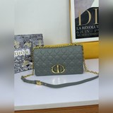 Dior Caro Большая сумка 28 см из кожи теленка, украшенная фирменной стеганой стр