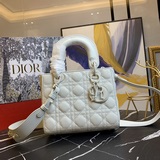 Матовый, с шарфом (Lady Dior) Четырехсекционная сумка с ромбовидным стежком, изв