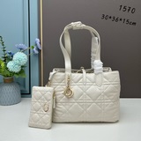 Новая сумка Dior Tote с золотой застежкой воплощает глубокое понимание Dior элег