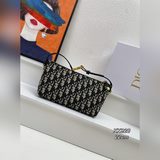 Лето 2023, новая модель сумки Dior Oblque с принтом в стиле «фан-кю» ● Форма сум