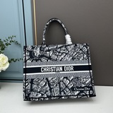 [dior Book Tote] Большинство людей, приобретая товары роскошных брендов, в перву