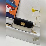 【В комплекте с коробкой】 Эта сумка 30 Montaigne Avenue отличается элегантным диз