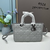 Большая сумка Lady Dior из коллекции для показа, из кожи телячьей кожи с стеганы