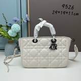 Большая сумка Lady Dior из коллекции для показа, из кожи телячьей кожи с стеганы