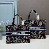 [Оригинал] Вышивка 【dior Book Tote】 Когда большинство людей думают о роскошных б