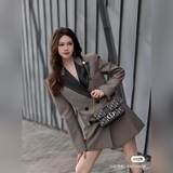 Новая модель Сумка Dior 30 Montaigne, вдохновленная моделью Dior 1947 года.
