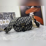 Сумка D10R BOBBY. Эта сумка BOBBY отличается современным стилем и лаконичным диз