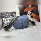 Сумка D10R BOBBY. Эта сумка BOBBY отличается современным стилем и лаконичным диз
