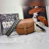 Сумка D10R BOBBY. Эта сумка BOBBY отличается современным стилем и лаконичным диз