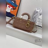 В комплекте с коробкой, весенняя и летняя коллекция Lady D-Joy. Эта сумка Lady D