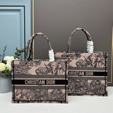 【dior book tote】 Большинство людей, приобретая товары роскошных брендов, в перву