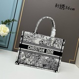 [dior Book Tote] Большинство людей, приобретая товары роскошных брендов, в перву