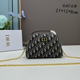 Сумка Dior - сумка 23 из серии Montagne, очаровательная и практичная для повседн