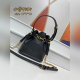 Маленькая сумка Dior, сумка-ведро Dior baby и другие модели, аналогичные тем, чт