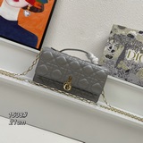 Натуральная кожа овцы, сумочка Lady Dior Pearl. Эта сумочка является модной в эт