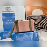 Совместная ограниченная серия небольших чемоданов dior0 и rimowa уже в продаже! 