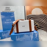 Совместная ограниченная серия небольших чемоданов dior0 и rimowa уже в продаже! 