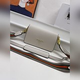PRADA - бестселлер с откидной крышкой, обновленная версия большого размера, с дв
