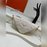 Широкая треугольная сумка 1BH190 Широкая треугольная сумка с уникальным узором, 