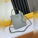 Оригинальное качество P-House. Сумка из кожи Double Saffiano. Изготовлена из ита