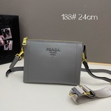 Первая публикация о сумке Prada «PRADA» с двумя ремнями, изготовленной в Италии 