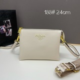Первая публикация о сумке Prada «PRADA» с двумя ремнями, изготовленной в Италии 
