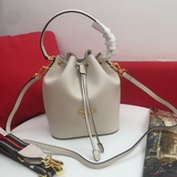 Новейшая модель Prada, из кожи теленка с текстурой личи, с двумя ремнями： кожаны