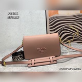 PRADA - бестселлер с откидной крышкой, обновленная версия большого размера, с дв
