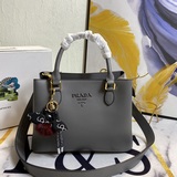 Prada 2107 «Хит 2023 года» — это модный и стильный аксессуар, который будет акту