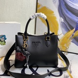 Prada 2107 «Хит 2023 года» — это модный и стильный аксессуар, который будет акту