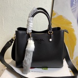 Prada 5002 «Хит 2023 года» — популярная модель, которая будет актуальна в течени