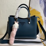 Prada 5002 «Хит 2023 года» — популярная модель, которая будет актуальна в течени