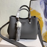 Prada 5002 «Хит 2023 года» — популярная модель, которая будет актуальна в течени
