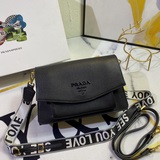 Prada сумка с клапаном и одним плечевым ремнем, модель 2103, с двумя плечевыми р