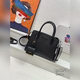 (1BA269#) Двойные плечевые ремни Prada. Эта сумка с застежкой-молнией просто соз