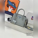 (1BA269#) Двойные плечевые ремни Prada. Эта сумка с застежкой-молнией просто соз