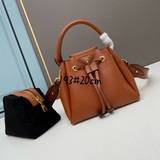 Ранневесенняя мини-сумка «PRADA» 2023 года. Очень милая и вместительная! Подходи
