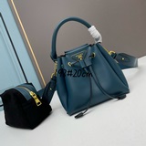 Ранневесенняя мини-сумка «PRADA» 2023 года. Очень милая и вместительная! Подходи